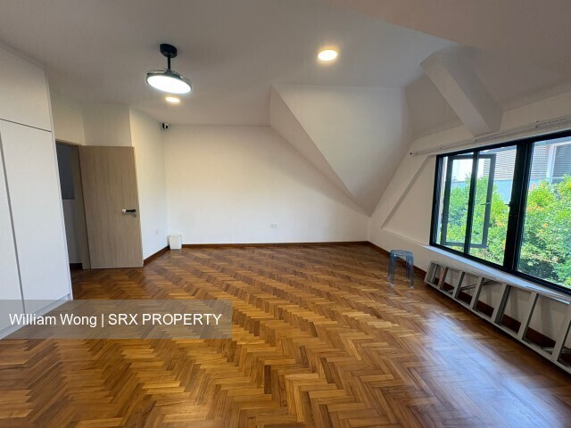 English Villas (D16), Semi-Detached #613350301